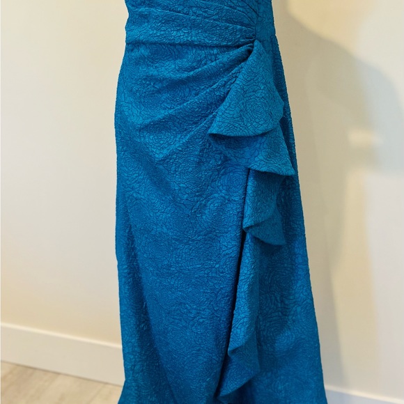 Turquoise Elegance - Picture 3 of 6